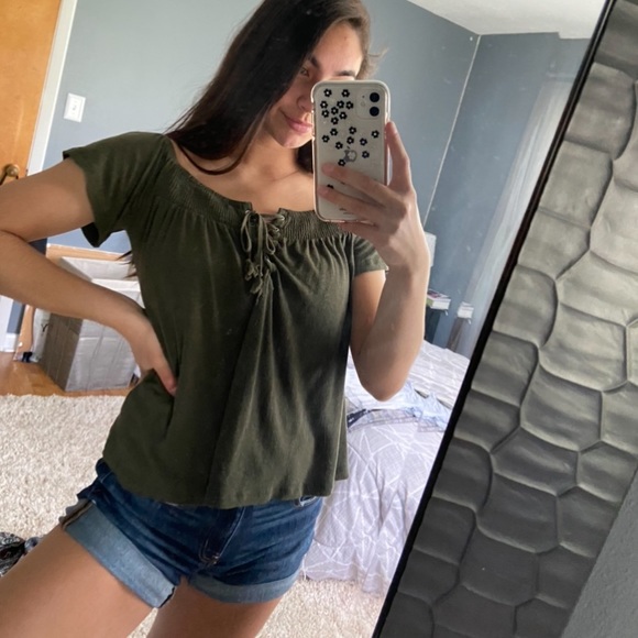 Top - Picture 2 of 2